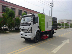 東風(fēng)多利卡掃路車廠家